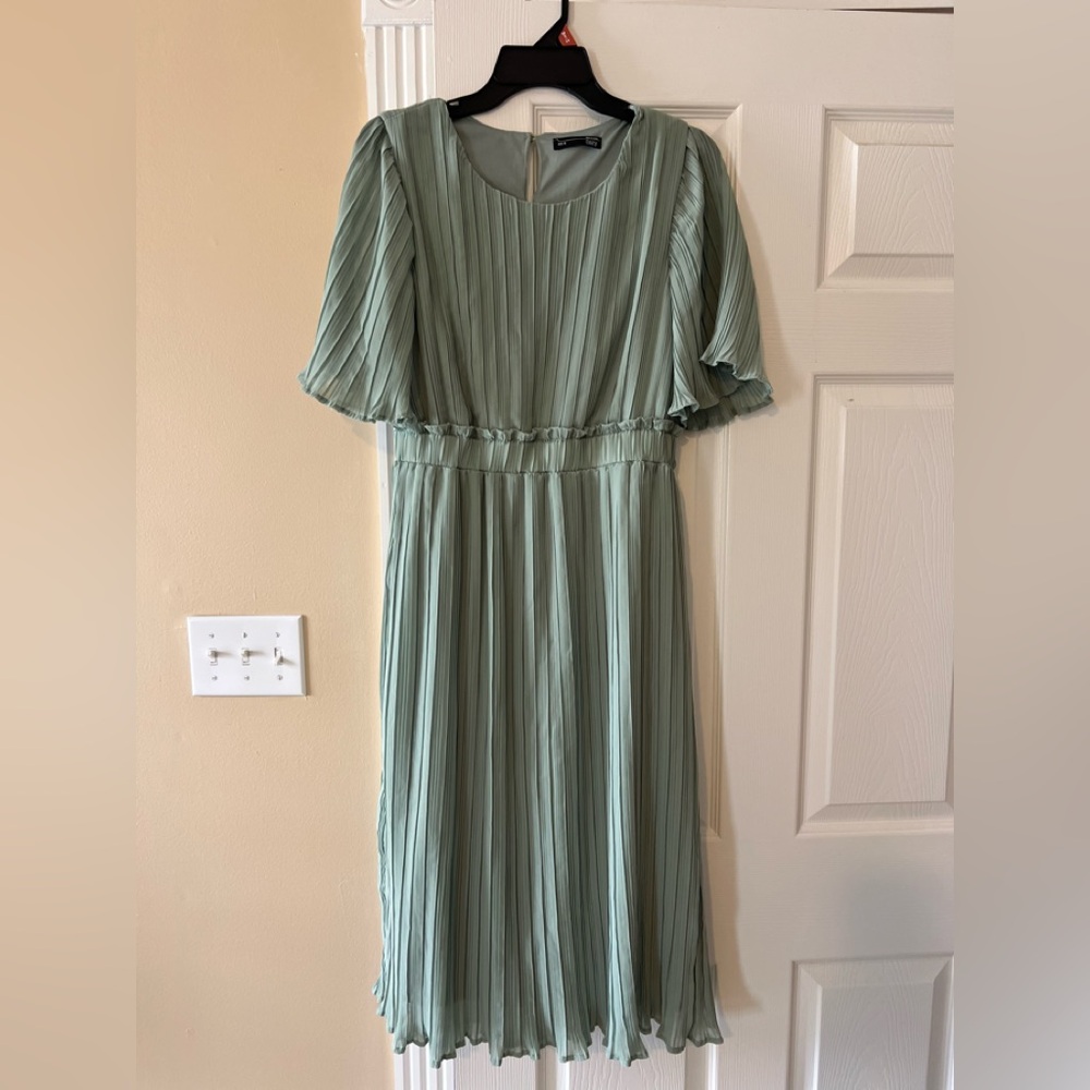 Elegant Pleated Green Dress